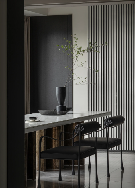 WOHNARTIG PREMIUM - Dekorační akustický filcový panel na zeď - 27 x 275 cm - 0,74m²- černý filc