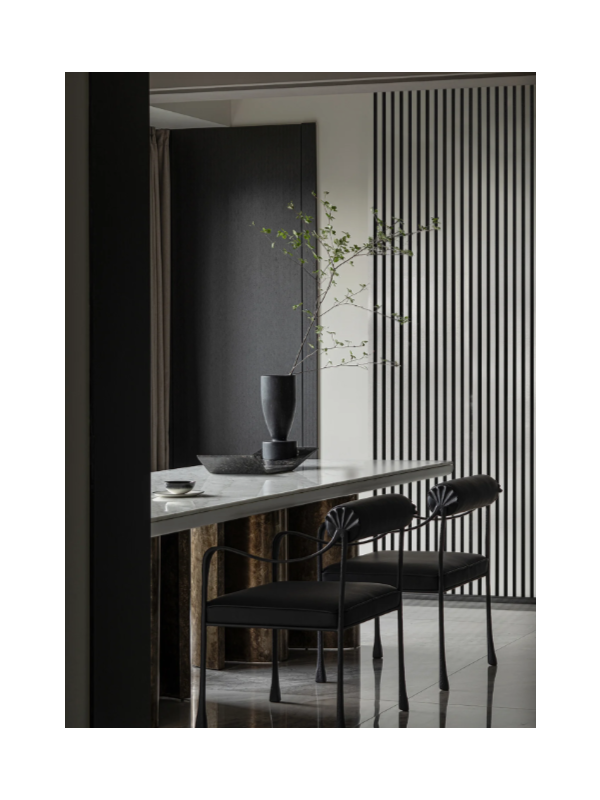 WOHNARTIG PREMIUM - Dekorační akustický filcový panel na zeď - 27 x 275 cm - 0,74m²- černý filc