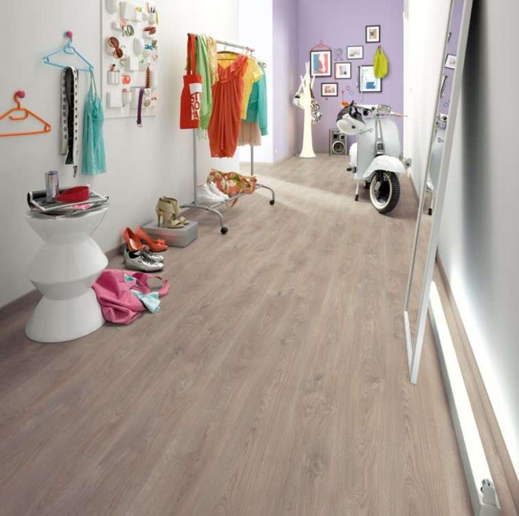 Egger Floorclic Solution 31 - F 75020 Dub Belfort stříbrný - laminát