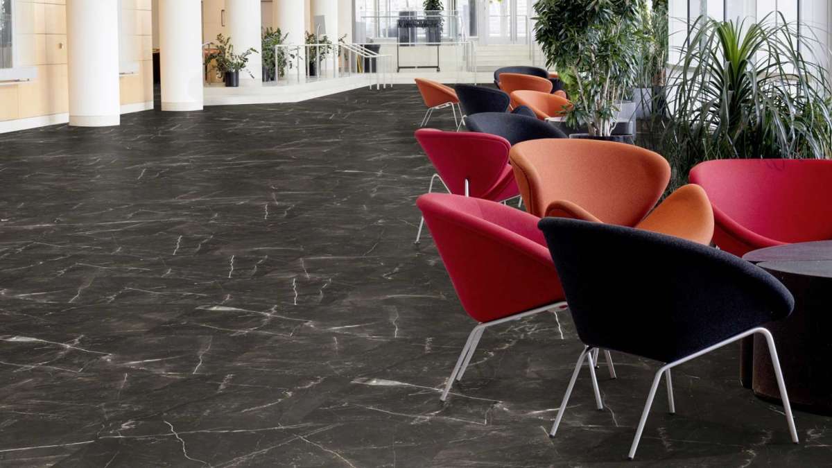 Tarkett iD Inspiration 55 (Marquina Grande BLACK) 24522068 - 3,5 m2 lepený vinyl