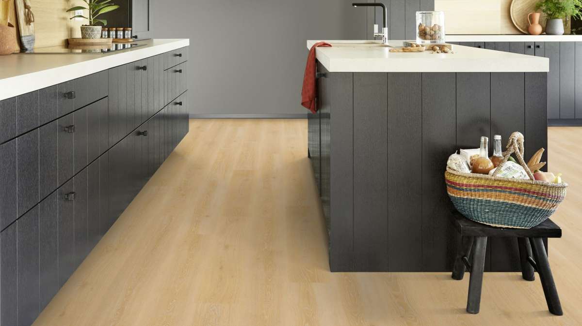 Tarkett Essence Rigid 30 (Tribe Oak Lt. Natural) 260032007 - 2,17 m2/bal - kompozit