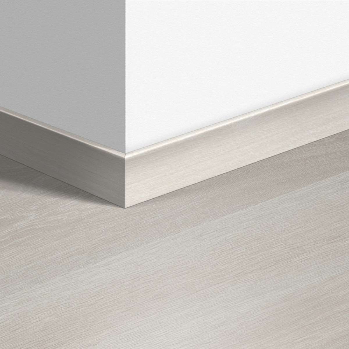Quick Step Podlahová lišta Standart 2,4 m (Dub Estate světle šedý) QSSK03573
