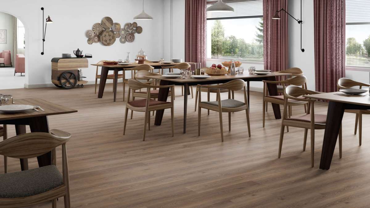 Tarkett Essence Rigid 55 (Tribe Oak-Mocha) 260030009 - 2,17 m2/bal - kompozit